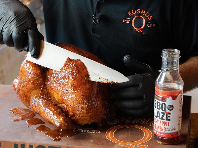 slicing glazed chicken
